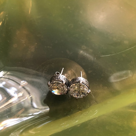 Silpada P2381 Artisan Hammered Silver and CZ Studs - Picture 1 of 7
